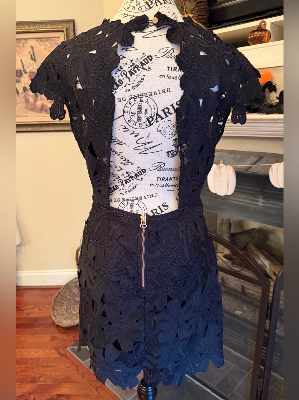 Dolce Vita Jayleen Black Floral Guipure Lace Mini Dress Open Back Witchy LBD Med